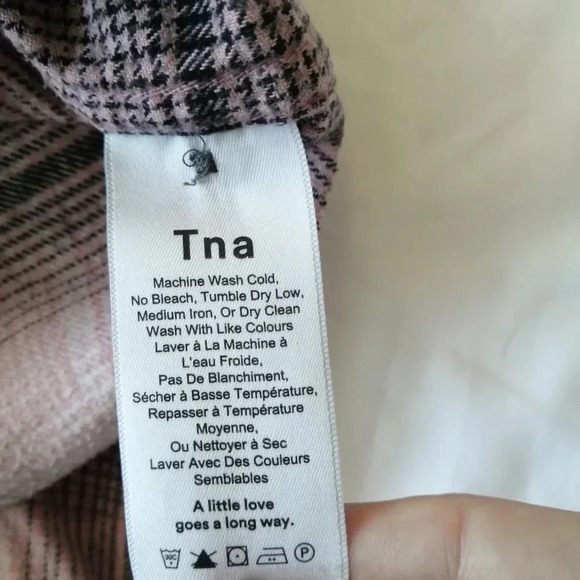 Aritzia TNA Plaid Brushed Flannel Button Up 90s Pink and Black Small - Picture 12 of 15